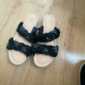 Sam Edelman size 7 beige and black flat sandals